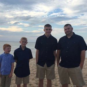 Meet your Posher, Dennis